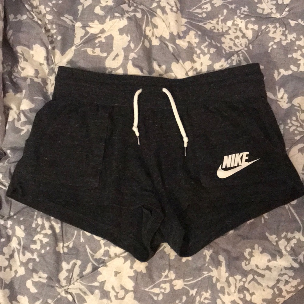 Nike vintage shorts